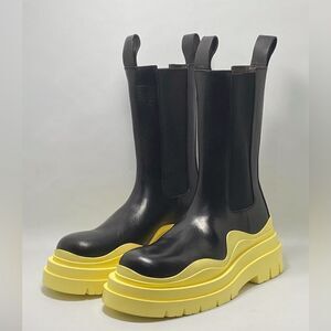 Bottega Veneta Contrast-Sole Leather Tire Chelsea Boots size 38